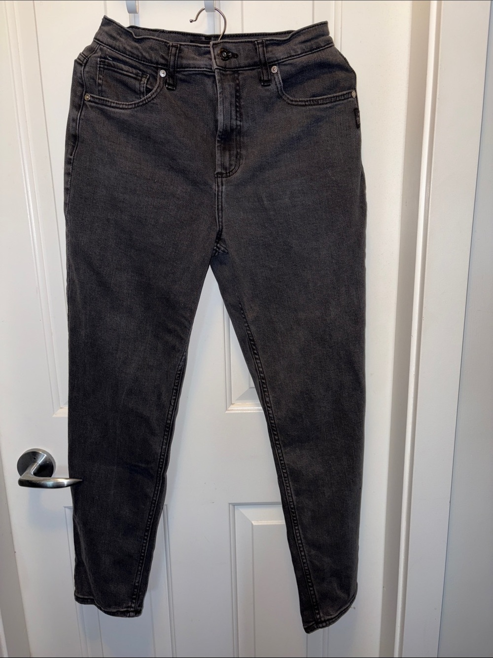 Silver Jeans Classic High-Waist Women's Jeans, size 28